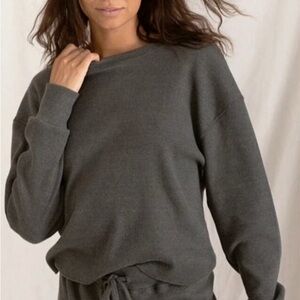 Perfect White Tee Pullover Green